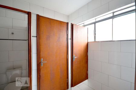 Casa à venda com 300m², 4 quartos e 6 vagasBanheiro Siperior