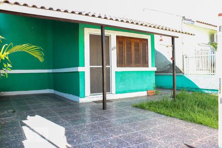 Casa à venda com 70m², 3 quartos e 2 vagasFachada