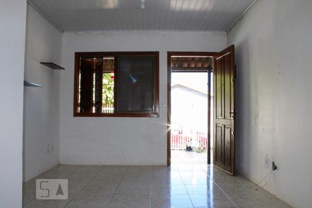 Casa à venda com 70m², 3 quartos e 2 vagasSala