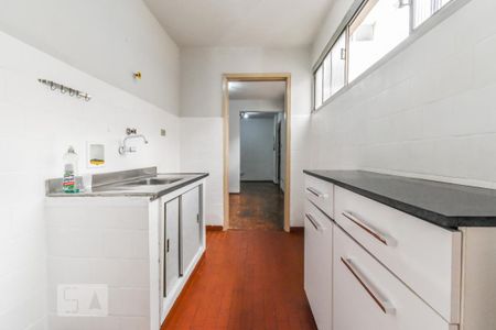 Cozinha de apartamento para alugar com 3 quartos, 73m² em Alto de Pinheiros, São Paulo