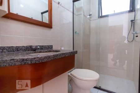 Banheiro da suíte de apartamento à venda com 1 quarto, 60m² em Centro, Campinas