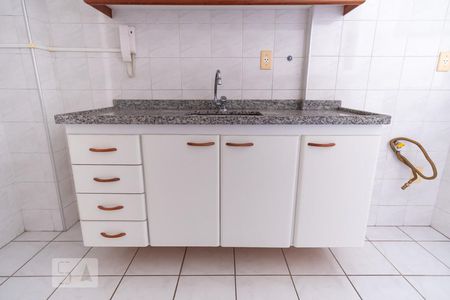 Apartamento à venda com 60m², 1 quarto e 1 vagaCozinha - detalhe armários