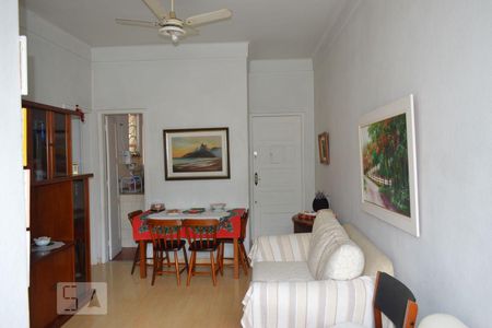 Sala de apartamento à venda com 2 quartos, 62m² em Icaraí, Niterói