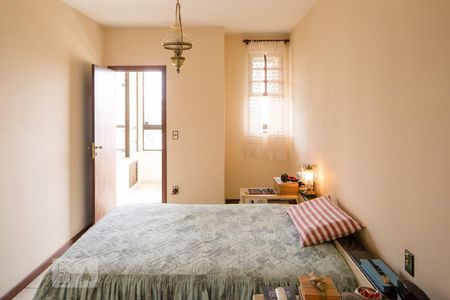 Casa à venda com 400m², 5 quartos e 5 vagas Casa à venda com 400m², 5 quartos e 5 vagasQuarto 1 Suíte (andar 2)