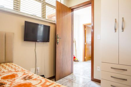 Casa à venda com 400m², 5 quartos e 5 vagas Casa à venda com 400m², 5 quartos e 5 vagasQuarto de Serviço (andar 1)