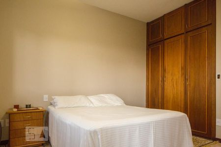 Casa à venda com 400m², 5 quartos e 5 vagas Casa à venda com 400m², 5 quartos e 5 vagasQuarto 4 (andar 2)