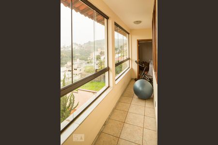 Casa à venda com 400m², 5 quartos e 5 vagas Casa à venda com 400m², 5 quartos e 5 vagasVaranda compartilhada (andar 2)