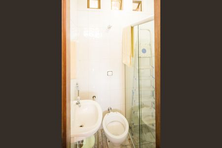 Casa à venda com 400m², 5 quartos e 5 vagas Casa à venda com 400m², 5 quartos e 5 vagasBanheiro do Quarto de Serviço (andar 1)