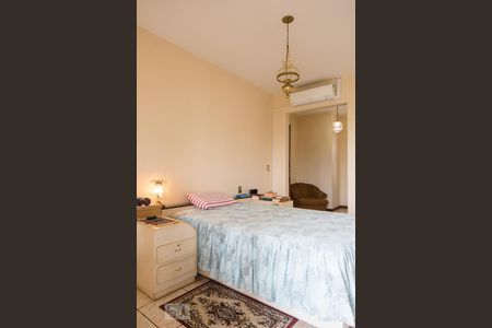 Casa à venda com 400m², 5 quartos e 5 vagas Casa à venda com 400m², 5 quartos e 5 vagasQuarto 1 Suíte (andar 2)