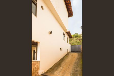 Casa à venda com 400m², 5 quartos e 5 vagas Casa à venda com 400m², 5 quartos e 5 vagasAcesso à garagem