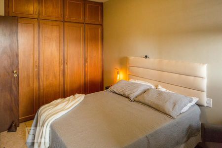 Casa à venda com 400m², 5 quartos e 5 vagas Casa à venda com 400m², 5 quartos e 5 vagasQuarto 2 (andar 2)