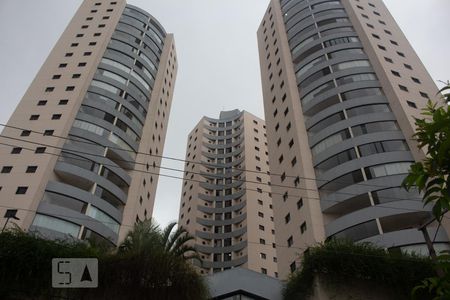 Apartamento para alugar com 83m², 2 quartos e 1 vagaFachada