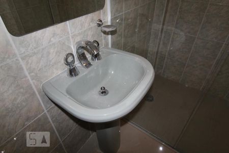 Casa para alugar com 130m², 2 quartos e 2 vagasBanheiro 1