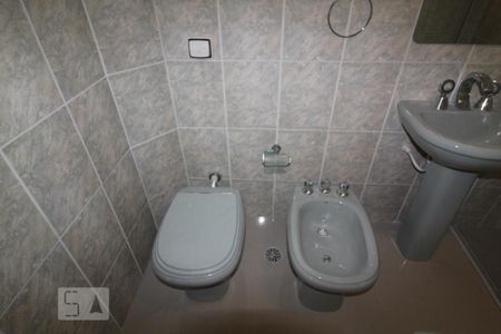 Casa para alugar com 130m², 2 quartos e 2 vagasBanheiro 1