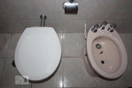 Casa para alugar com 130m², 2 quartos e 2 vagasBanheiro de serviço