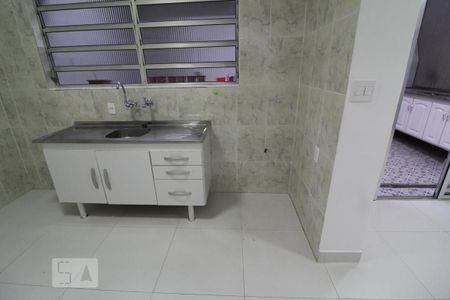 Casa para alugar com 130m², 2 quartos e 2 vagasCozinha