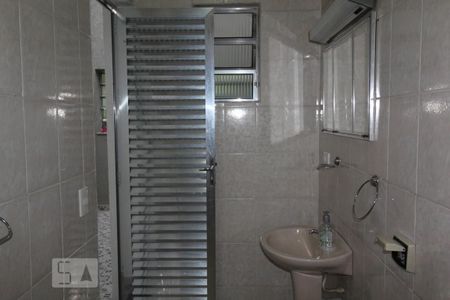 Casa para alugar com 130m², 2 quartos e 2 vagasBanheiro de serviço