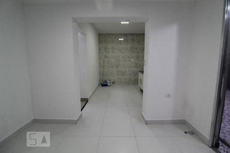 Casa para alugar com 130m², 2 quartos e 2 vagasCozinha