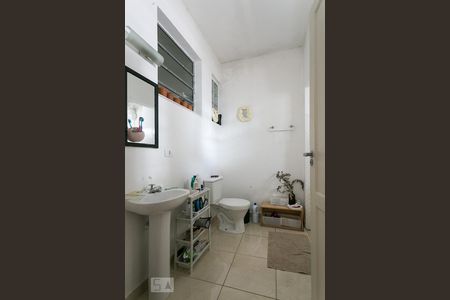 Apartamento à venda com 240m², 5 quartos e sem vagaBanheiro da suíte 2
