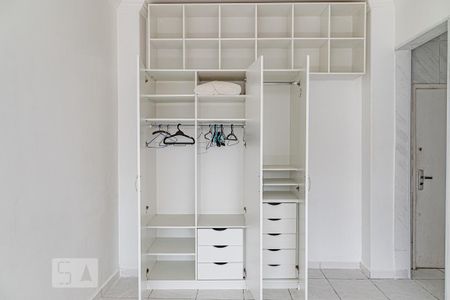 Studio à venda com 38m², 1 quarto e sem vaga Studio à venda com 38m², 1 quarto e sem vagaStudio - Armário