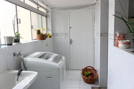 Apartamento à venda com 120m², 3 quartos e 2 vagas Apartamento à venda com 120m², 3 quartos e 2 vagasÁrea de Serviço