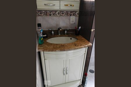 Apartamento à venda com 120m², 3 quartos e 2 vagas Apartamento à venda com 120m², 3 quartos e 2 vagasBanheiro da Suíte 2