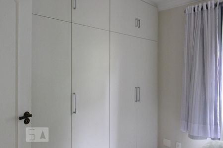 Apartamento à venda com 120m², 3 quartos e 2 vagas Apartamento à venda com 120m², 3 quartos e 2 vagasDetalhe quarto 2