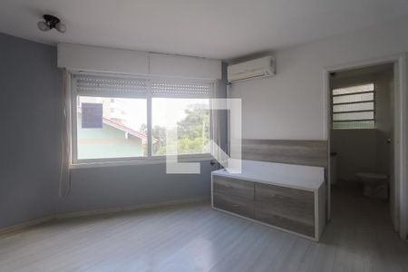 Sala de kitnet/studio à venda com 1 quarto, 35m² em Passo da Areia, Porto Alegre