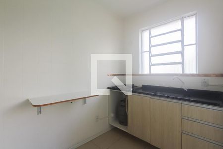 Cozinha de kitnet/studio à venda com 1 quarto, 35m² em Passo da Areia, Porto Alegre