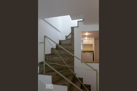 Apartamento à venda com 110m², 2 quartos e 1 vagaEscada