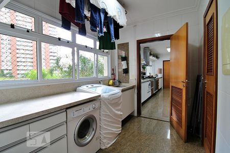 Apartamento à venda com 248m², 4 quartos e 4 vagasÁrea de Serviço