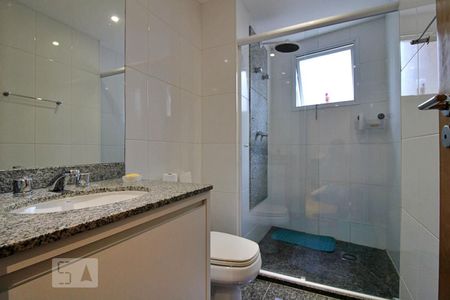 Apartamento à venda com 248m², 4 quartos e 4 vagasBanheiro Suíte 2