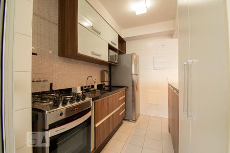 Casa à venda com 90m², 2 quartos e 2 vagas Casa à venda com 90m², 2 quartos e 2 vagasCozinha