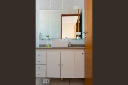 Apartamento à venda com 160m², 4 quartos e 3 vagasBanheiro do Quarto 2