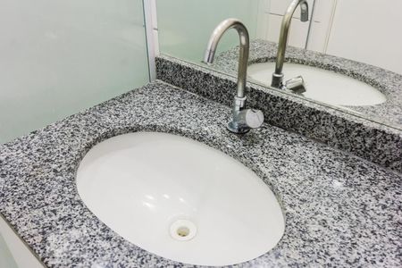 Apartamento à venda com 60m², 2 quartos e 2 vagasBanheiro 02 Pia