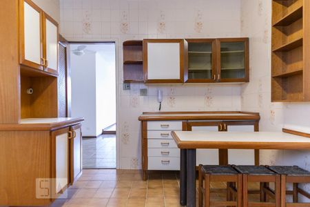 Apartamento para alugar com 157m², 3 quartos e 2 vagas Apartamento para alugar com 157m², 3 quartos e 2 vagasCozinha
