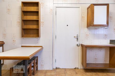 Apartamento para alugar com 157m², 3 quartos e 2 vagas Apartamento para alugar com 157m², 3 quartos e 2 vagasCozinha