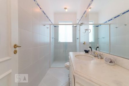 Casa à venda com 421m², 4 quartos e 3 vagasBanheiro