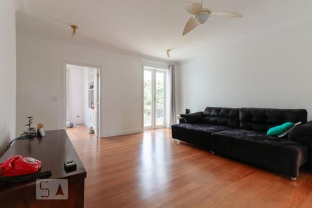 Casa à venda com 421m², 4 quartos e 3 vagasSala íntima