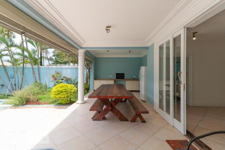 Casa à venda com 421m², 4 quartos e 3 vagasChurrasqueira