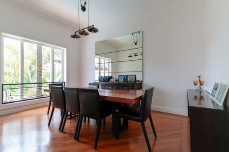 Casa à venda com 421m², 4 quartos e 3 vagasSala de jantar