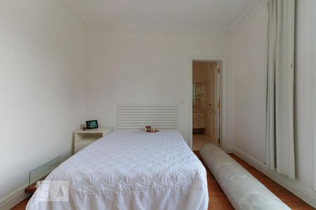 Casa à venda com 421m², 4 quartos e 3 vagasSuíte 1