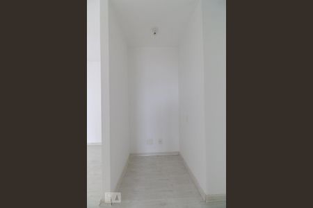 Corredor de apartamento para alugar com 2 quartos, 51m² em Vila Ema, São Paulo