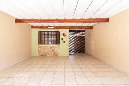 Casa à venda com 180m², 3 quartos e 6 vagas Casa à venda com 180m², 3 quartos e 6 vagasGaragem