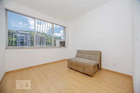 Apartamento à venda com 90m², 3 quartos e 1 vagaQuarto 2