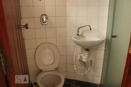 Casa à venda com 450m², 4 quartos e 7 vagasBanheiro de Serviço 1