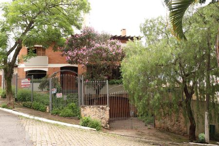 Casa à venda com 450m², 4 quartos e 7 vagasFachada