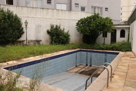 Casa à venda com 450m², 4 quartos e 7 vagasÁrea Externa