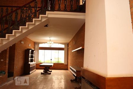 Casa à venda com 450m², 4 quartos e 7 vagasSala