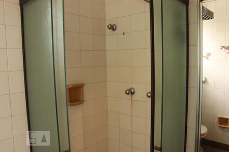 Casa à venda com 450m², 4 quartos e 7 vagasBanheiro 1